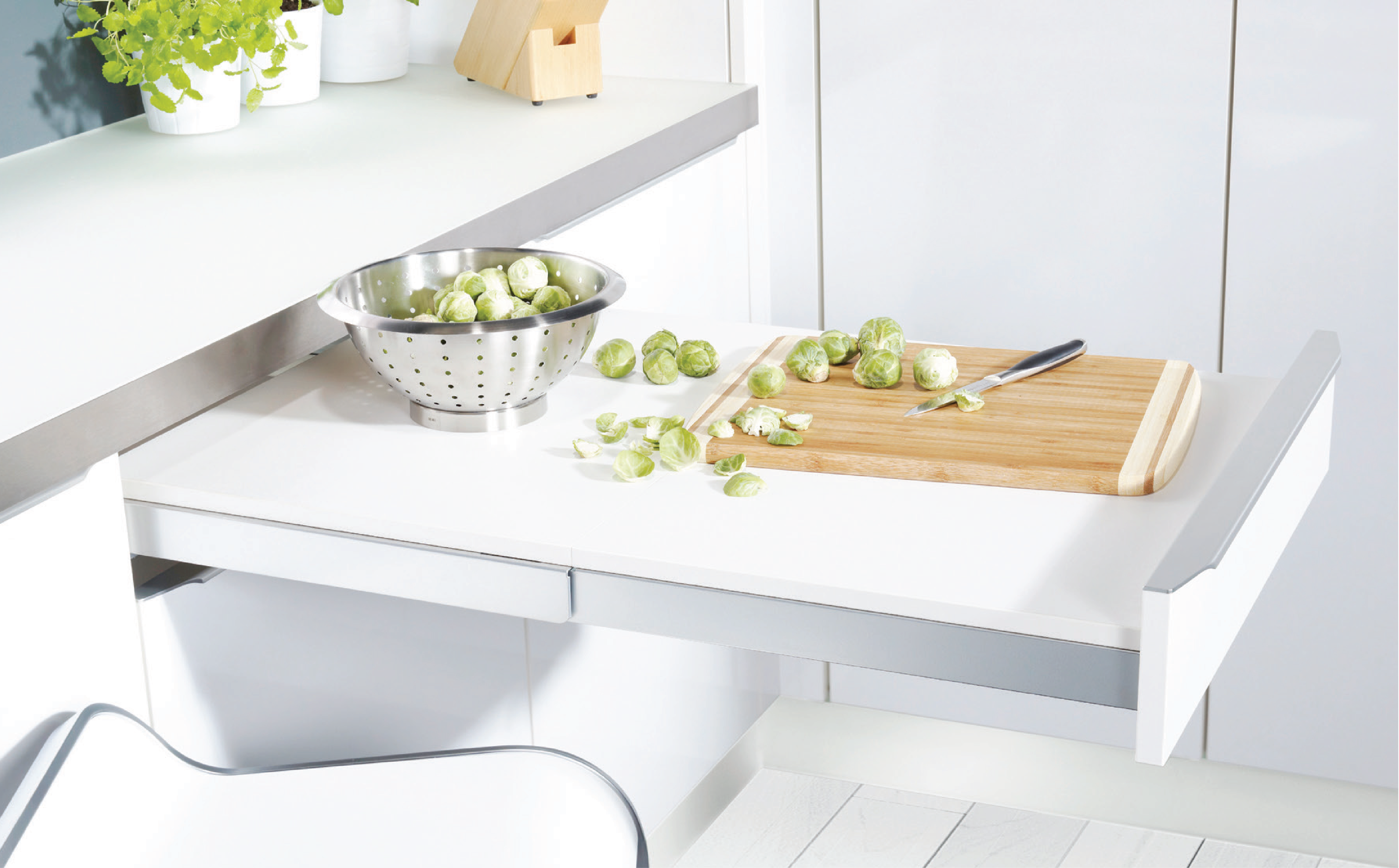Hafele x Home Guide ID Product 04. Topflex Table Fitting 1118px x 496px