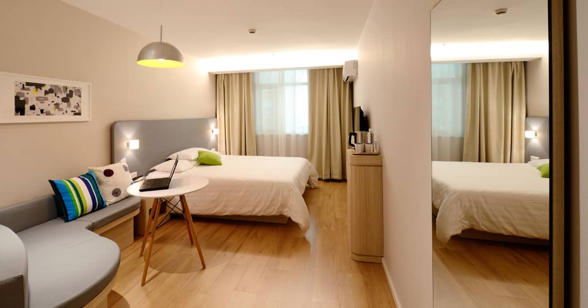 Beautiful Mirror Placement – What Interior Designers Want You to Know